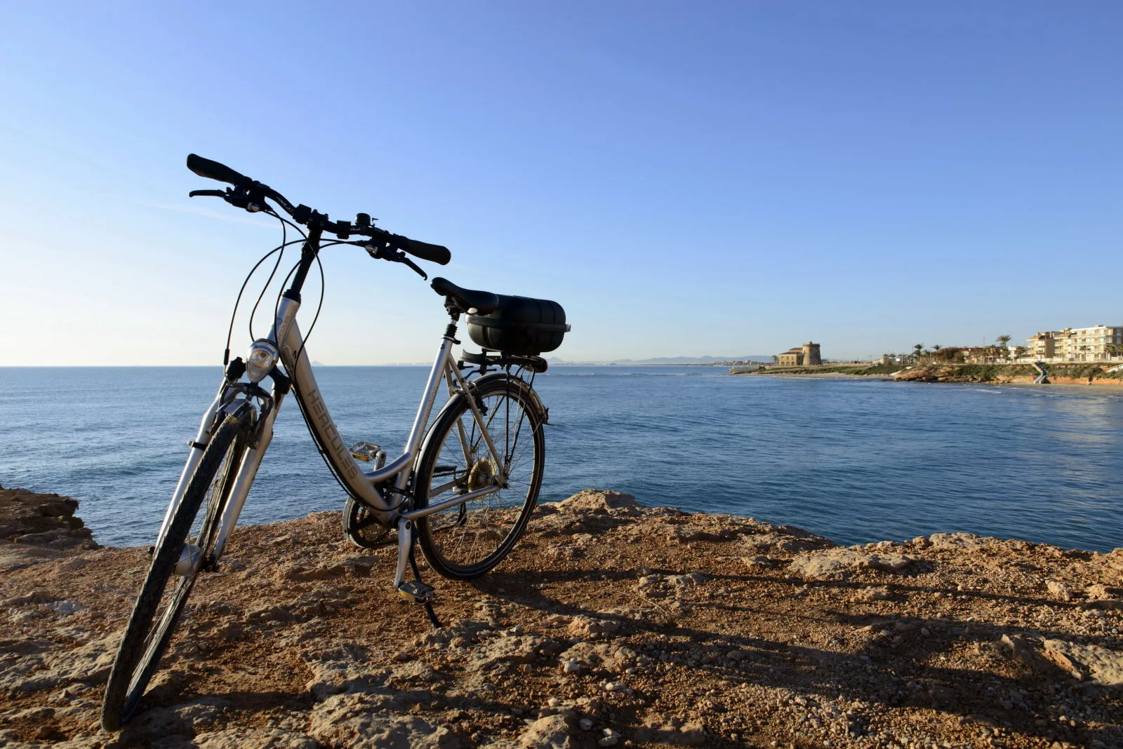 TORRE-DE-LA-HORADADA-009 Zonas típicas del pilar de la horadada